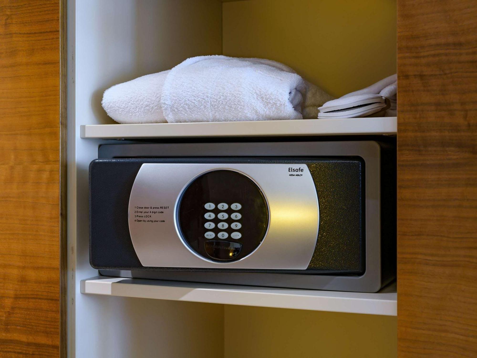 Moevenpick Hotel Geneva Meyrin Εξωτερικό φωτογραφία